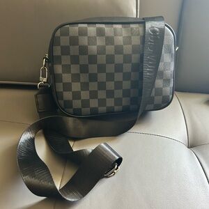 cross body louis vuitton bag